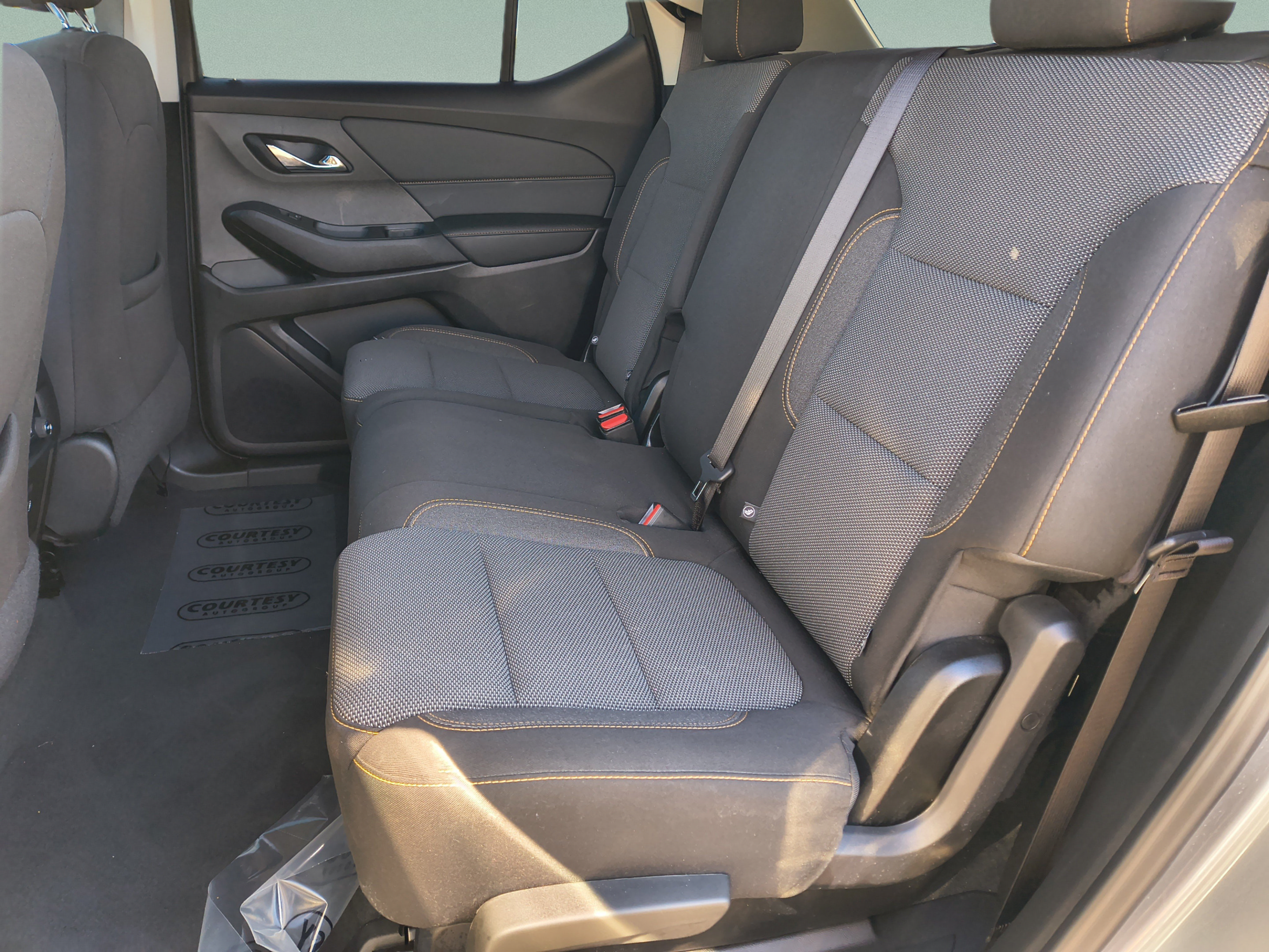 Used 2021 Chevrolet Traverse LT FWD image 16