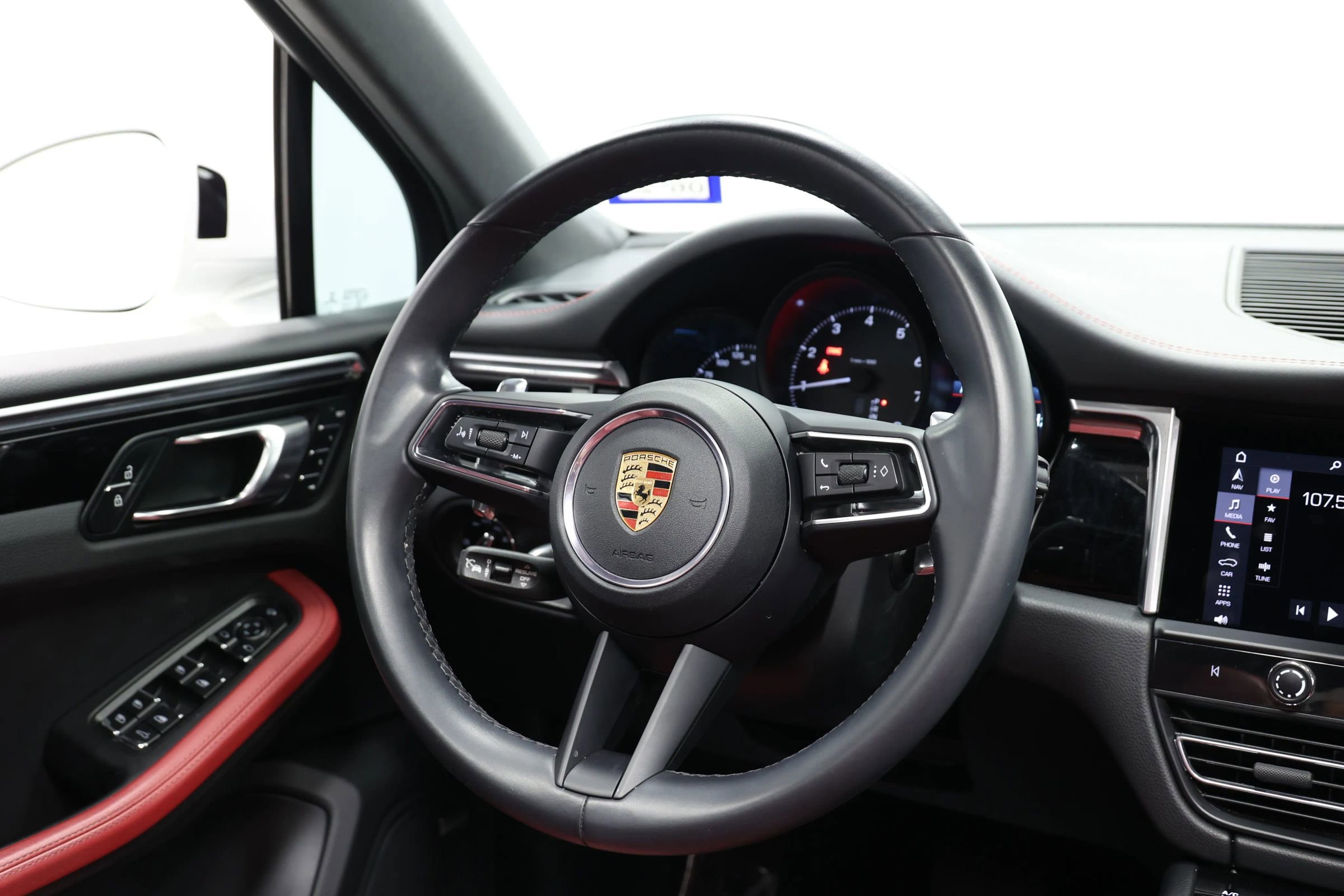 Used 2022 Porsche Macan image 80
