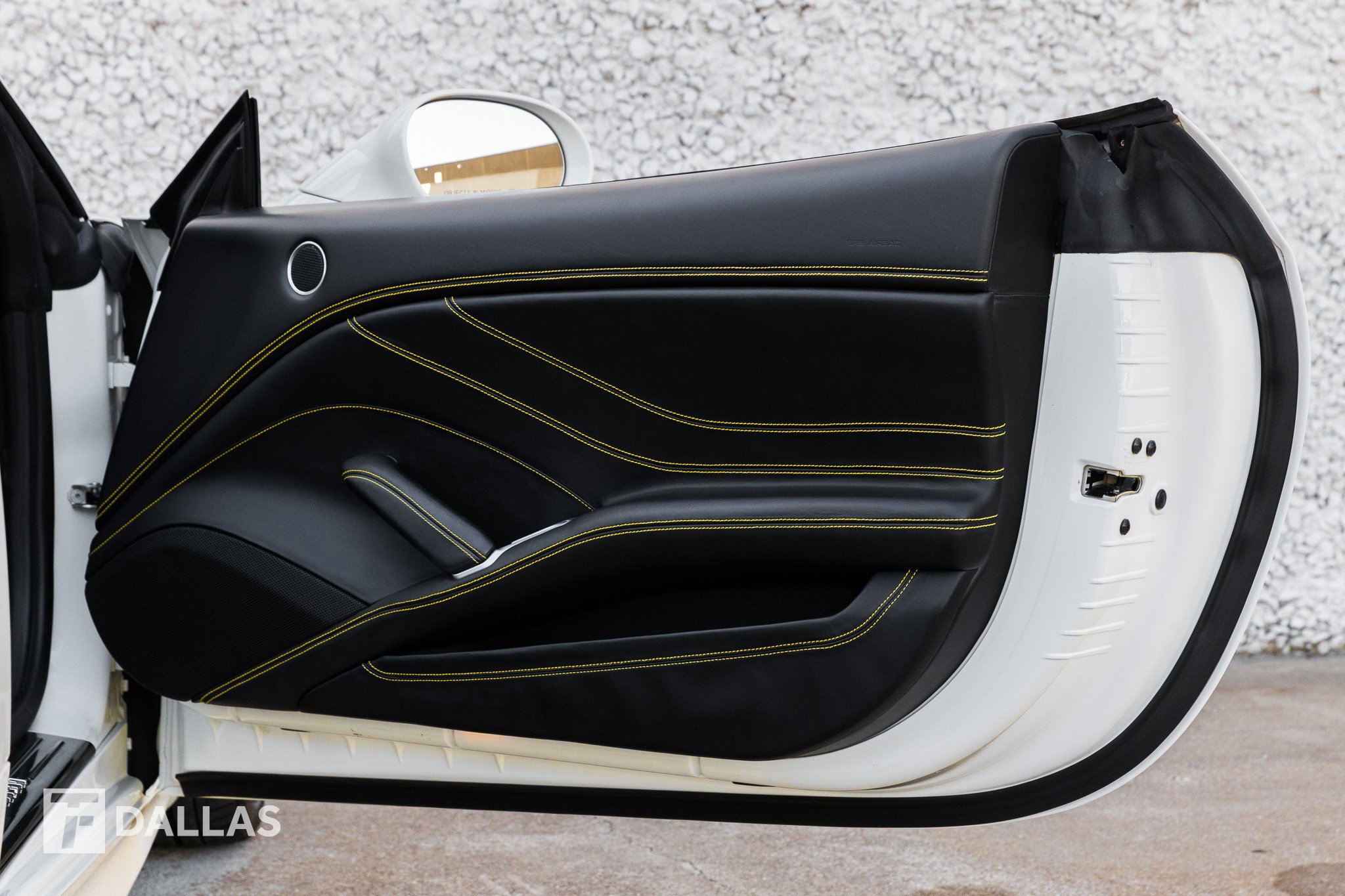 Used 2015 Ferrari California T image 34