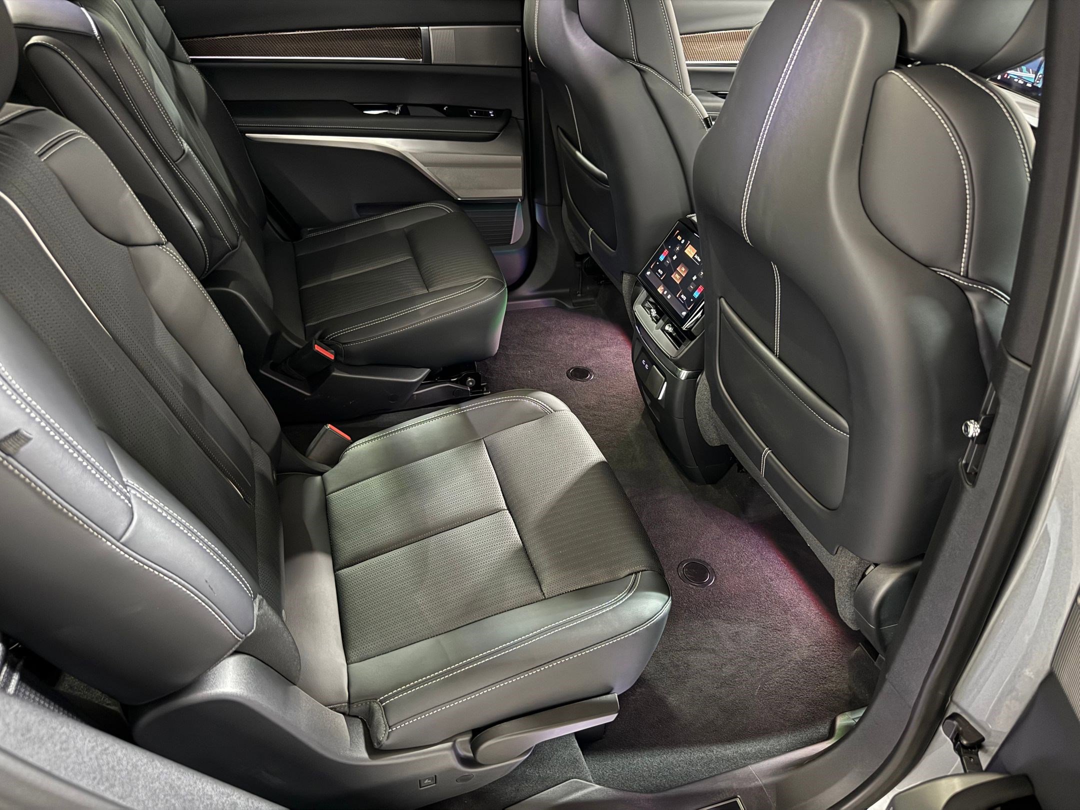 New 2026 Cadillac Vistiq Sport image 48