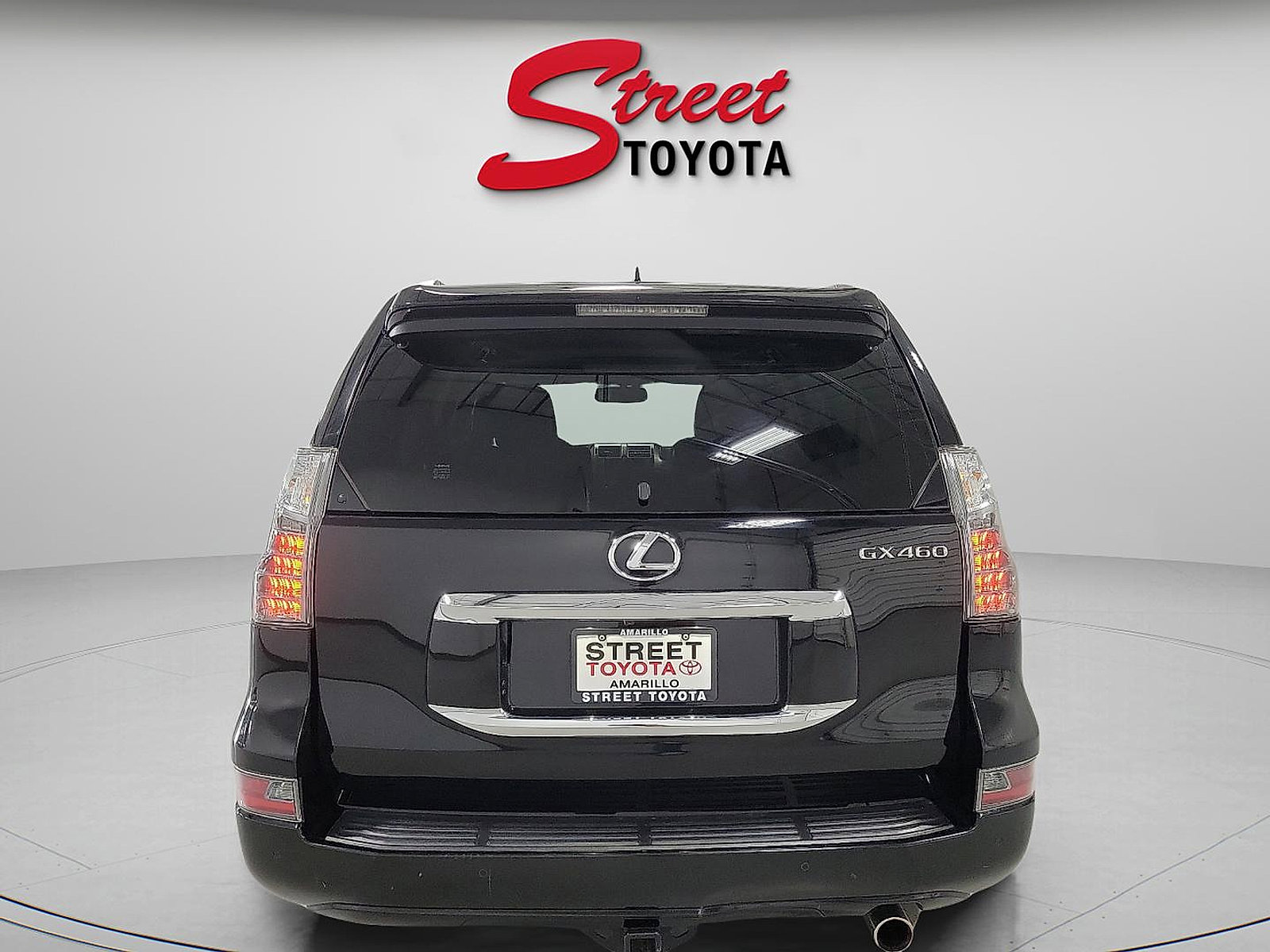 Used 2017 Lexus GX 460 image 3