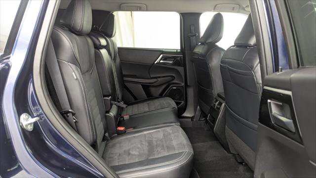 Used 2025 Mitsubishi Outlander SE image 19
