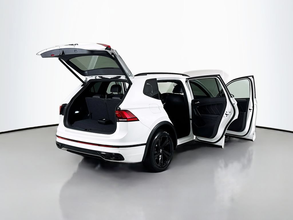 Used 2024 Volkswagen Tiguan SE R-Line FWD image 21