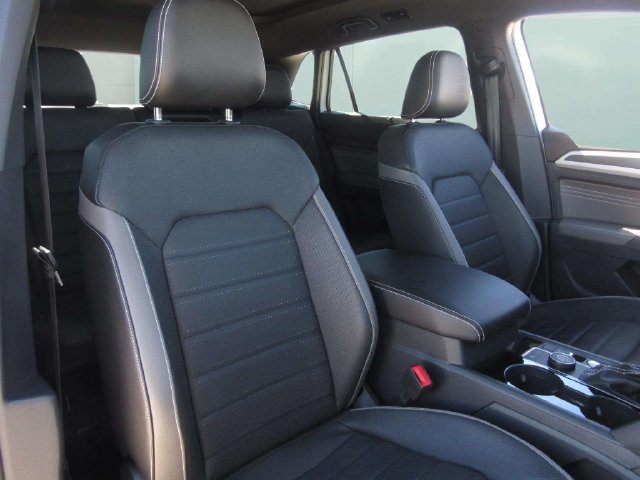Used 2023 Volkswagen Atlas Cross Sport SEL Premium R-Line AWD/4WD image 11