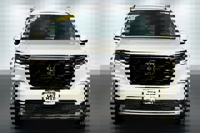 Used 2023 Honda Pilot Elite image 2