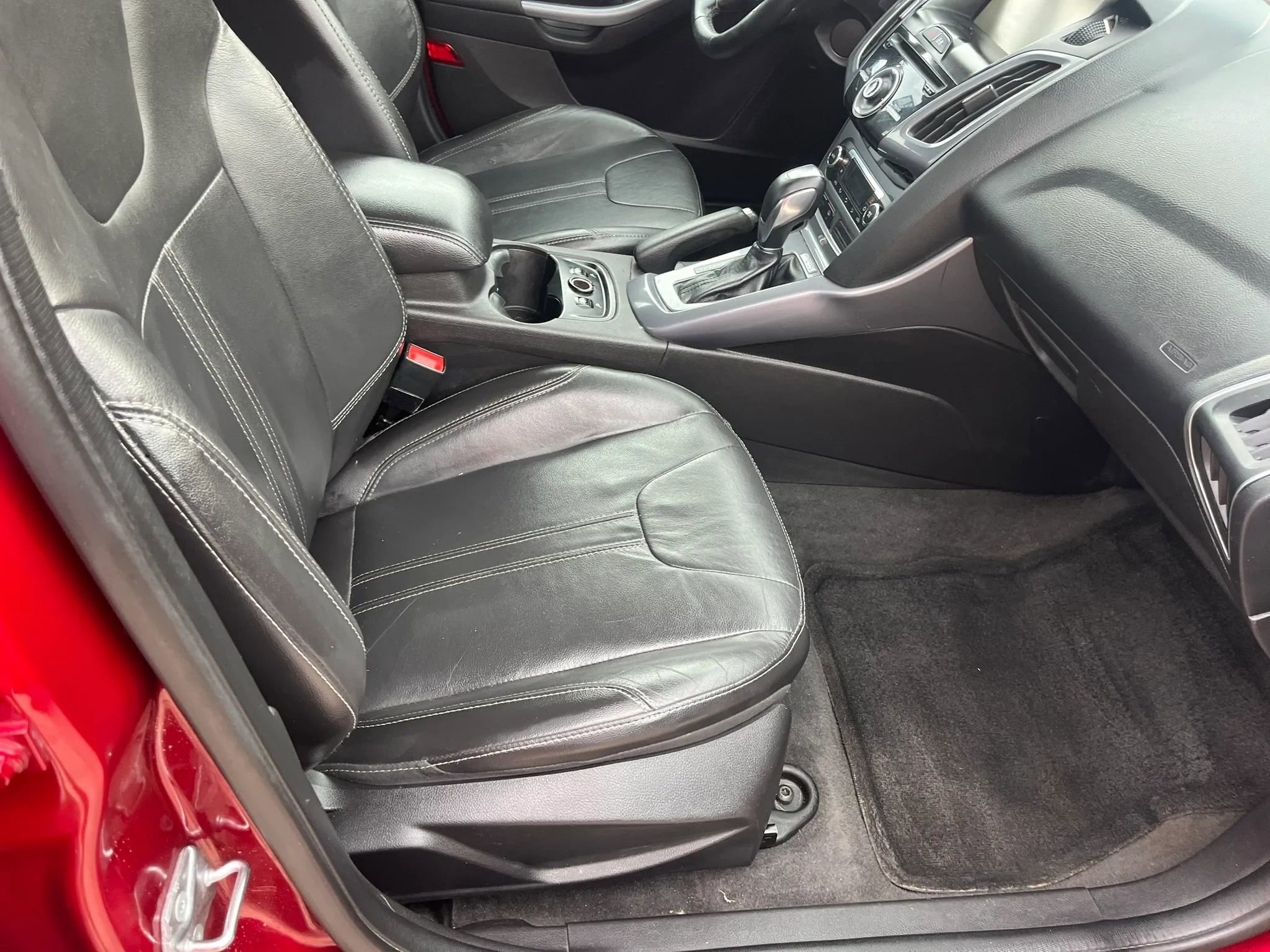 Used 2014 Ford Focus Titanium image 19