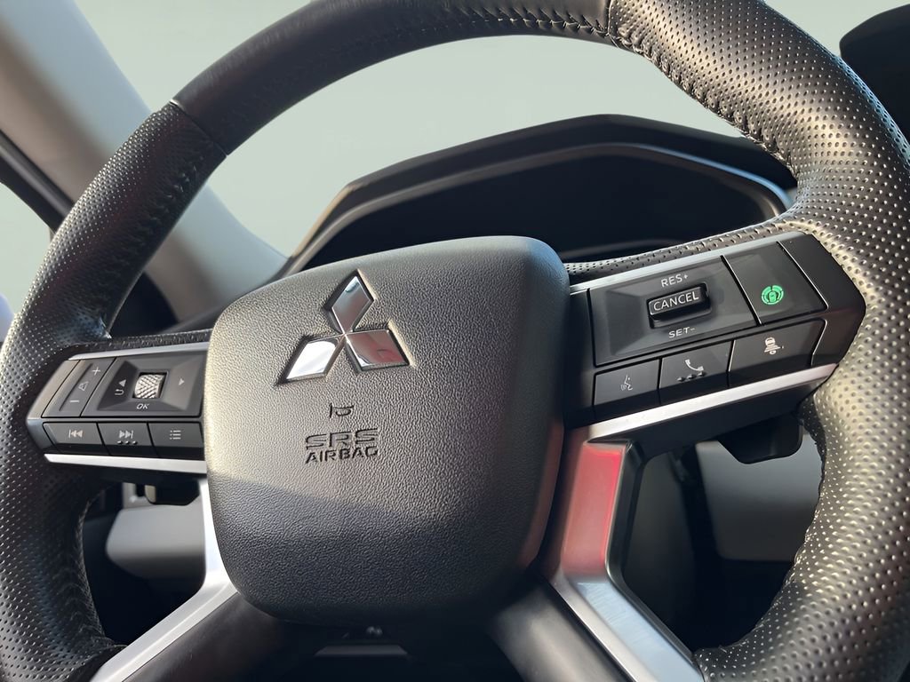 Used 2023 Mitsubishi Outlander SEL image 15
