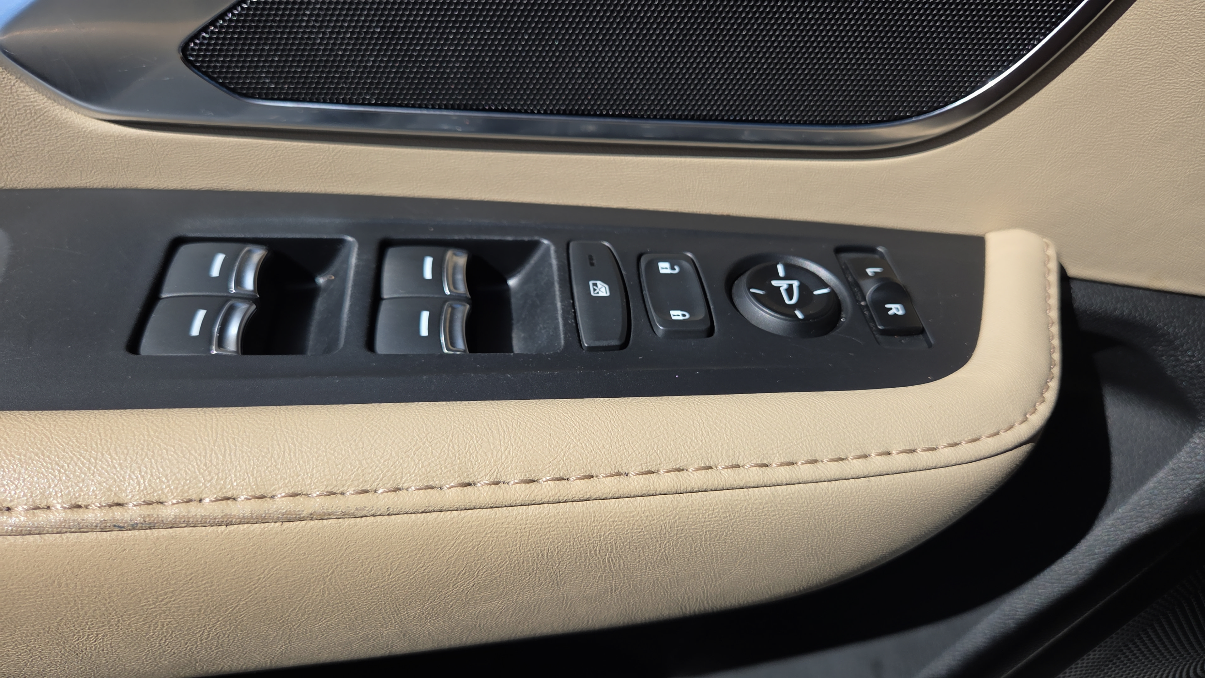 Used 2019 Acura RDX FWD image 35
