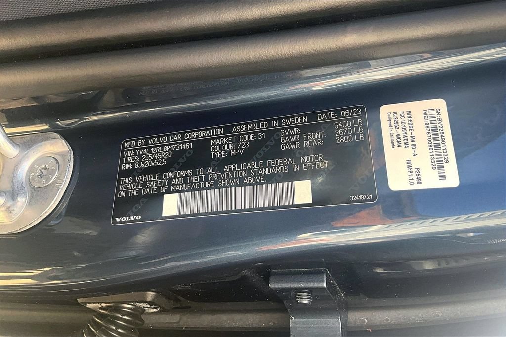 Certified 2024 Volvo XC60 B5 Plus w/ Protection Package Premier AWD/4WD image 37
