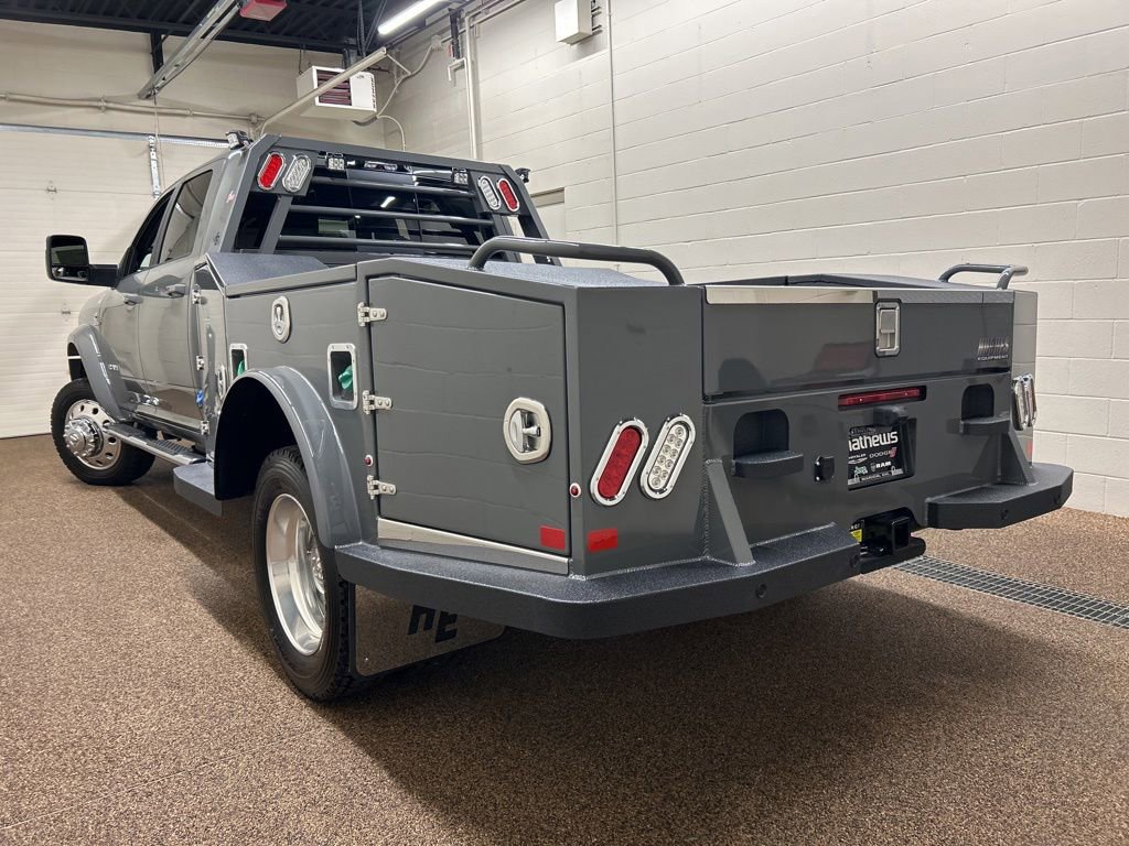 New 2026 RAM 4500 4x4 Crew Cab DRW w/ Laramie Trim Package image 4