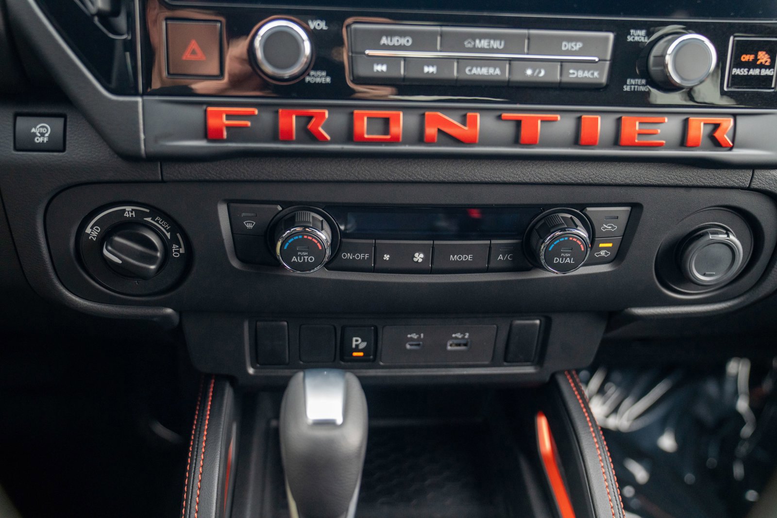 Used 2025 Nissan Frontier PRO-4X image 18