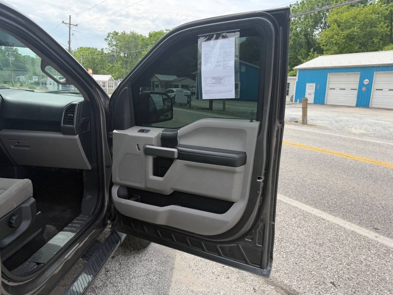 Used 2017 Ford F150 XLT AWD/4WD image 26