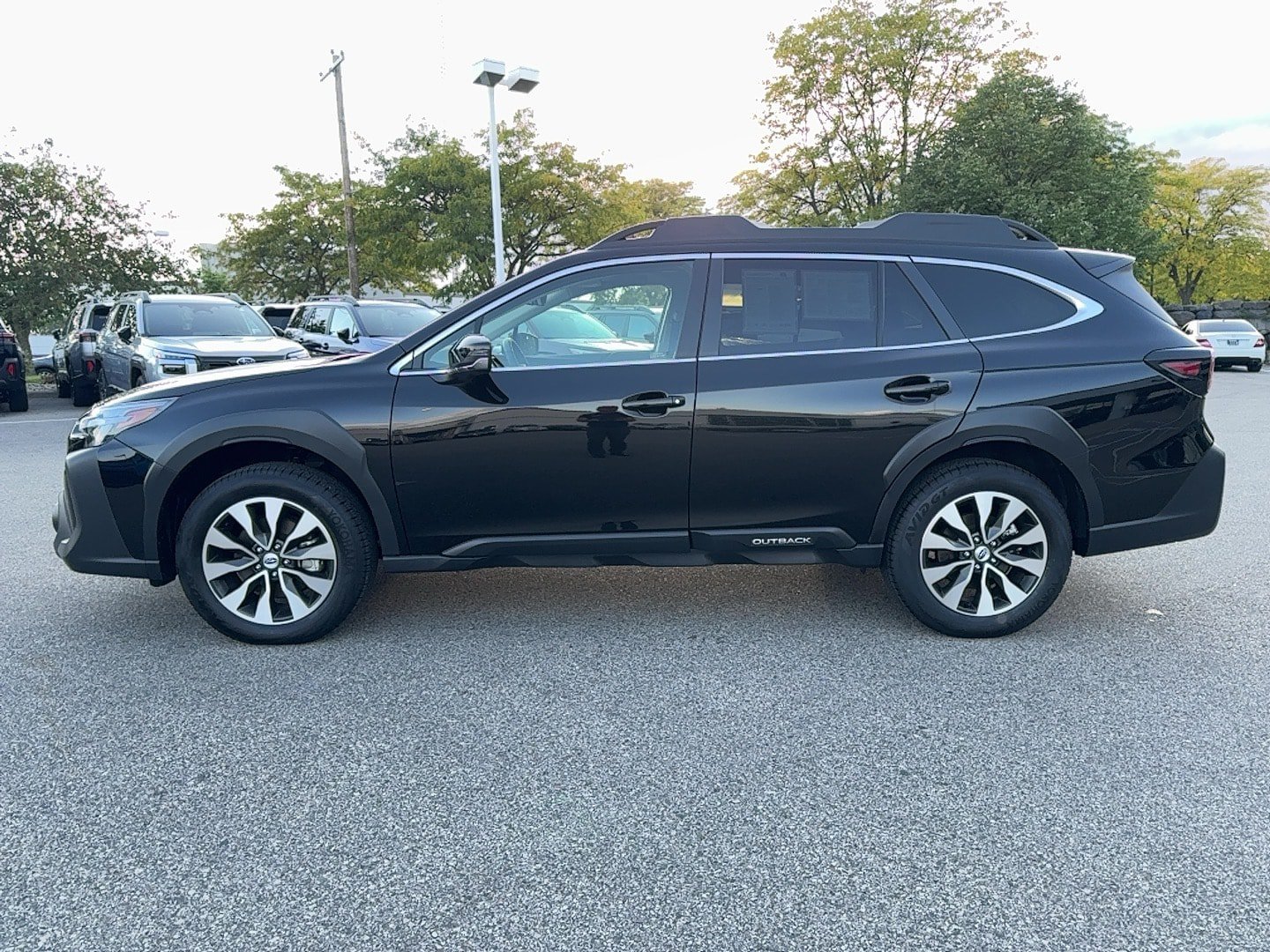 Certified 2025 Subaru Outback Limited AWD/4WD image 4