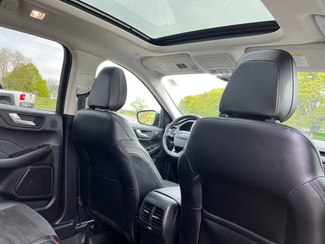 Used 2022 Ford Escape SEL w/ SEL Stealth AWD Package image 33