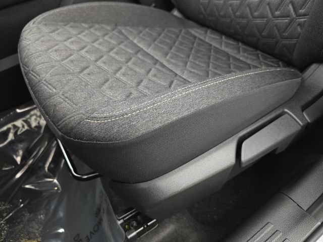 Used 2026 Nissan Kicks SV FWD image 28