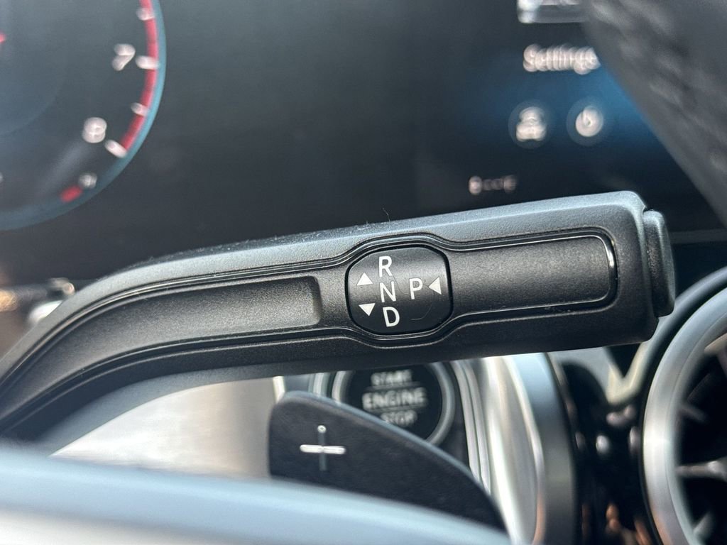 Used 2020 Mercedes-Benz GLB 250 4MATIC w/ Premium Package image 29