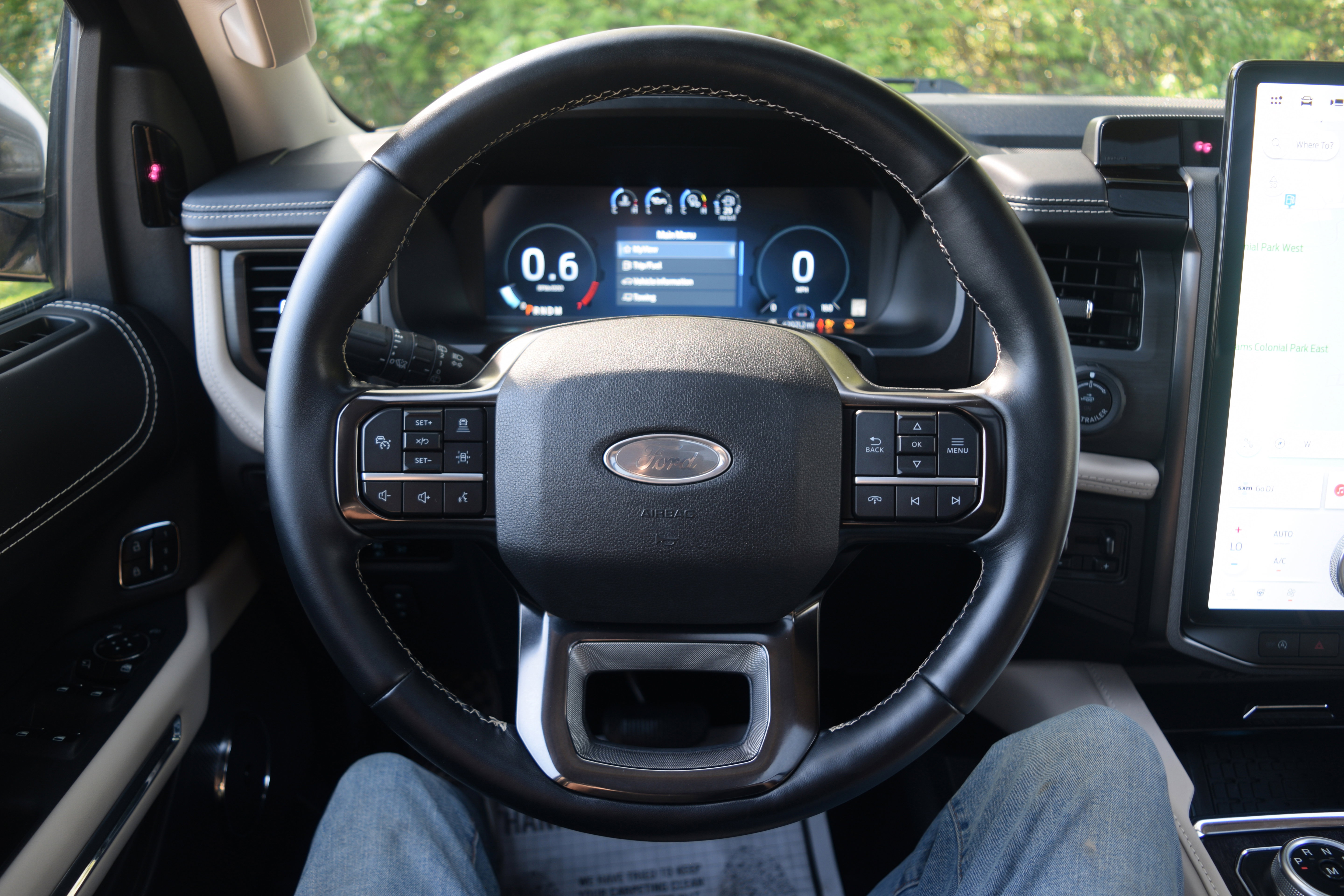 Used 2023 Ford Expedition Platinum image 4