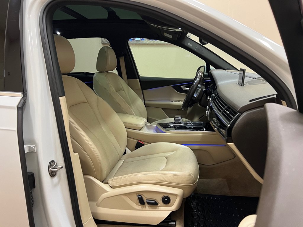 Used 2018 Audi Q7 3.0T Prestige AWD/4WD image 29