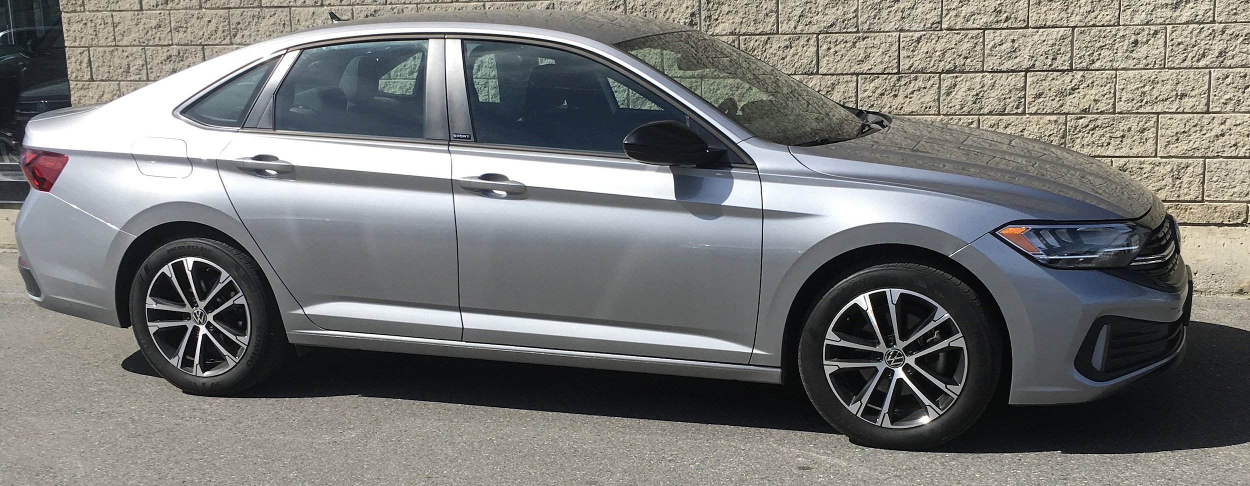 Certified 2024 Volkswagen Jetta Sport FWD image 3