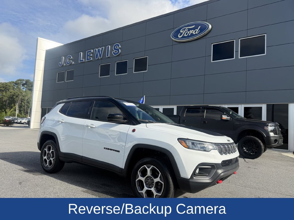 Used 2022 Jeep Compass Trailhawk AWD/4WD image 2