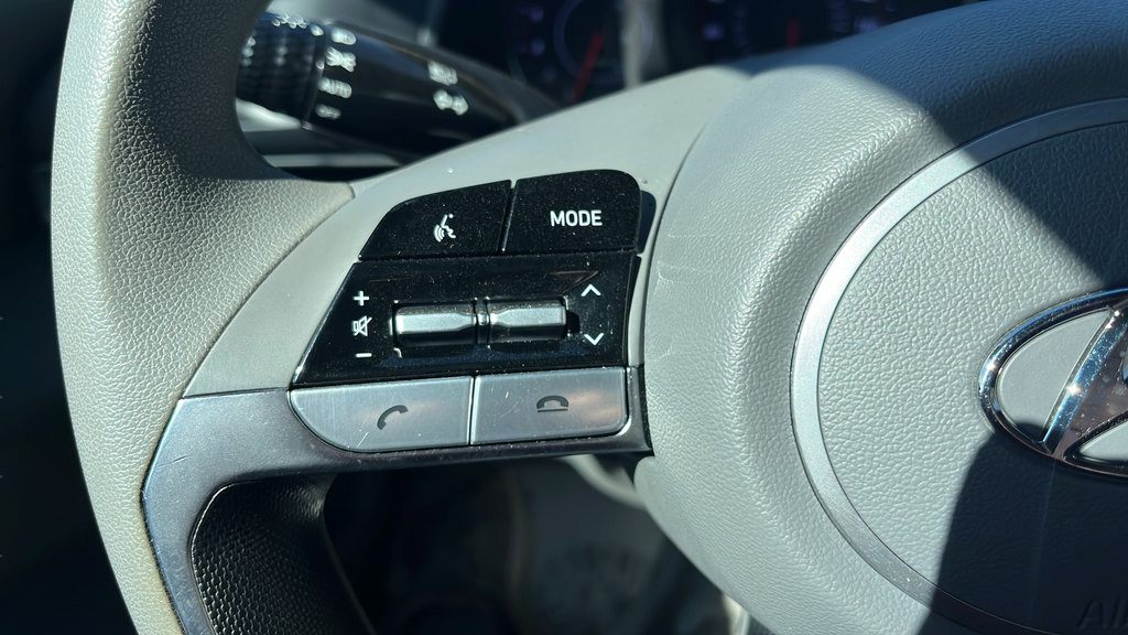Used 2022 Hyundai Elantra SE w/ Preferred Accessory Package FWD image 26