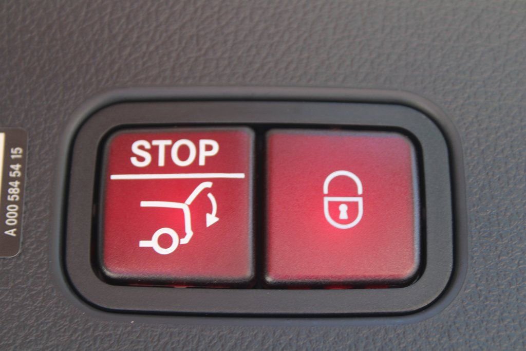 Certified 2025 Mercedes-Benz GLC 350e image 11