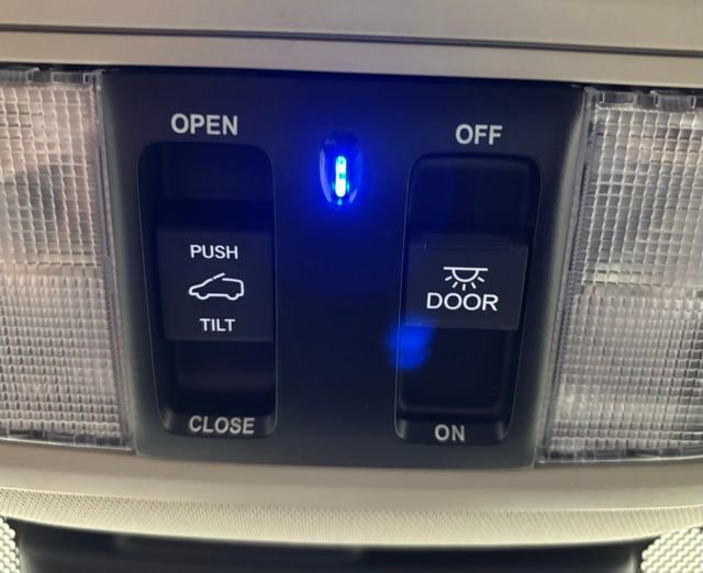 Used 2025 Honda Odyssey Elite image 43