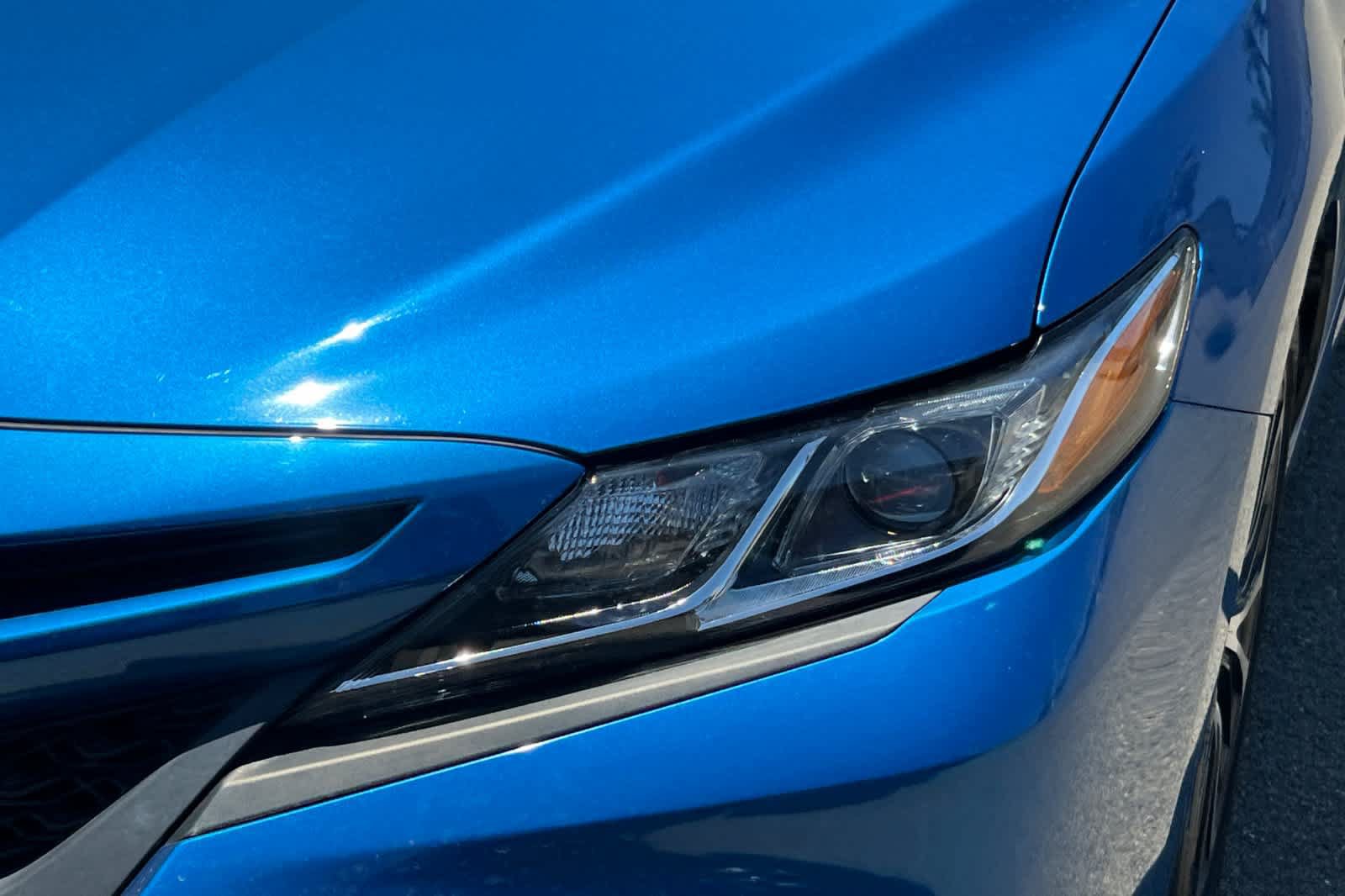 Used 2019 Toyota Camry SE w/ Convenience Package FWD image 11