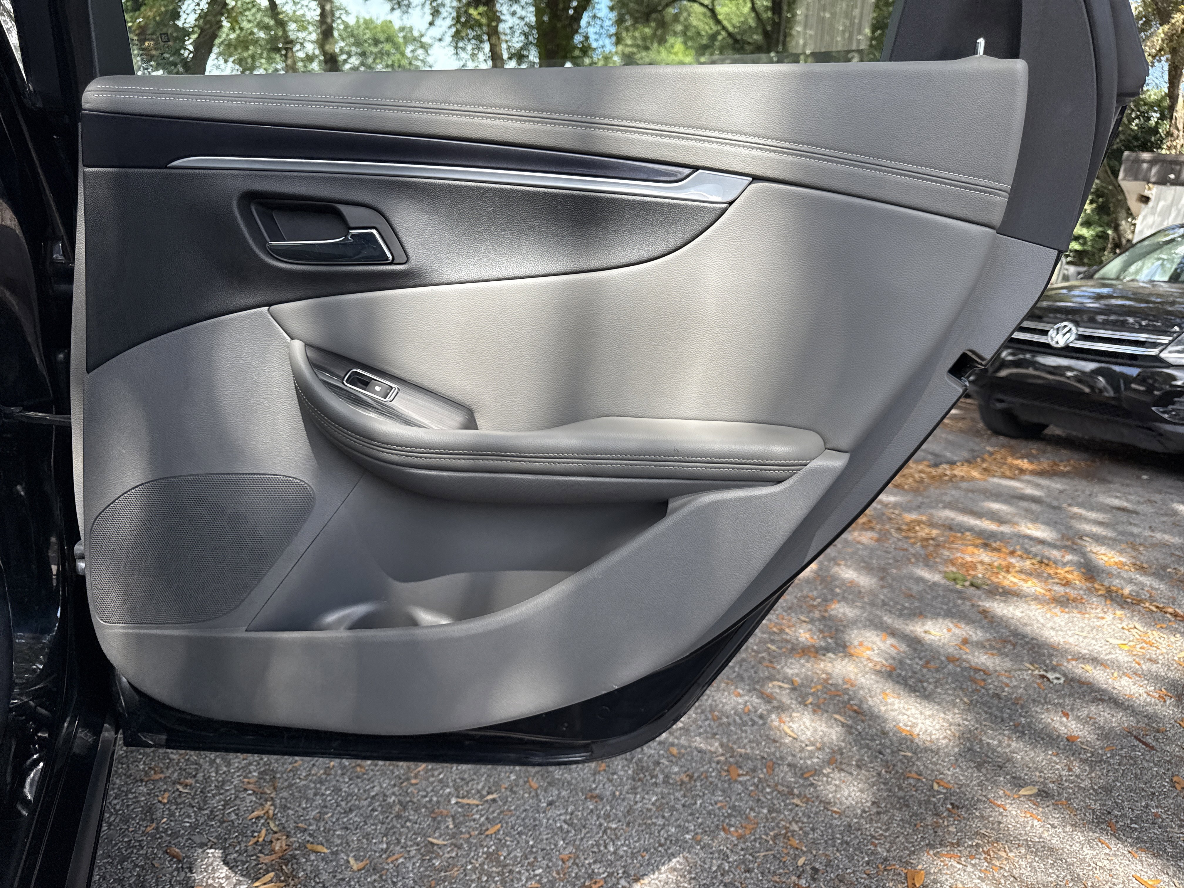 Used 2017 Chevrolet Impala LT image 26