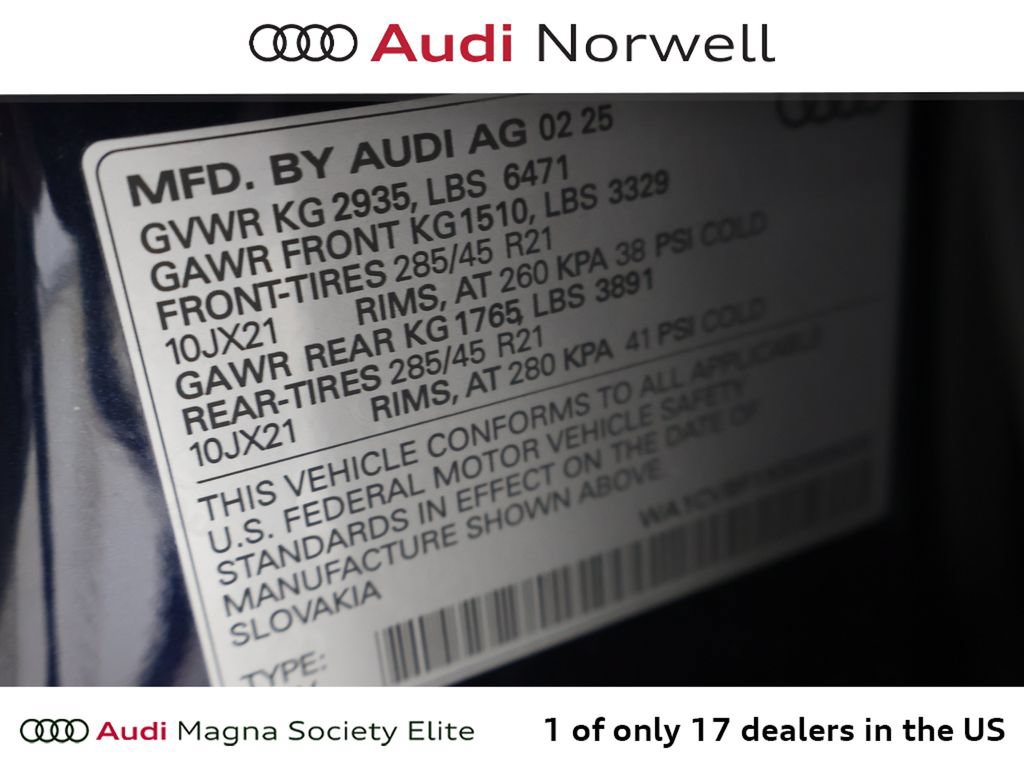 Certified 2025 Audi Q8 Prestige AWD/4WD image 3