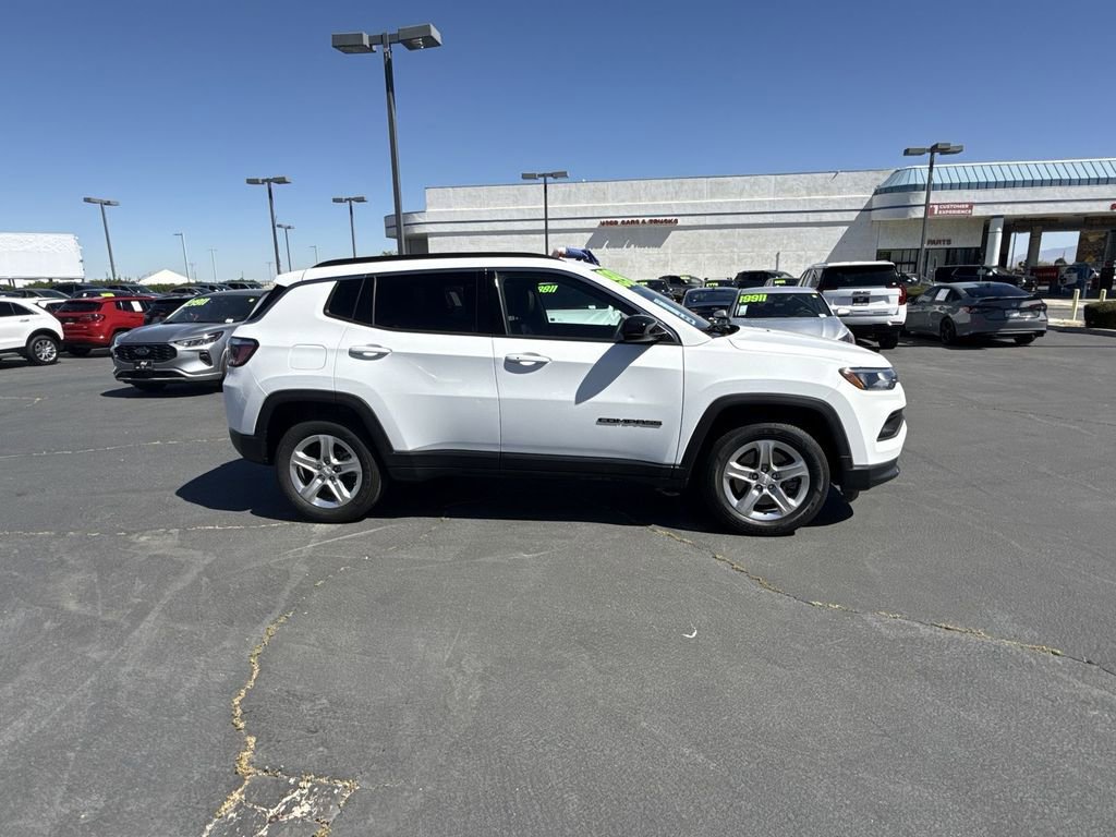 Used 2023 Jeep Compass Latitude image 37