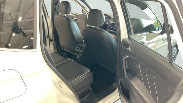 Used 2024 Volkswagen Tiguan SEL R-Line AWD/4WD image 17