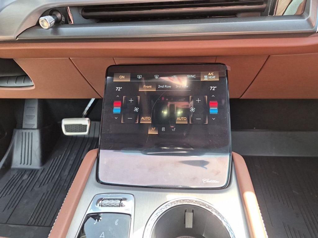 New 2026 Cadillac Vistiq Platinum w/ LPO, Floor Liner Package image 40