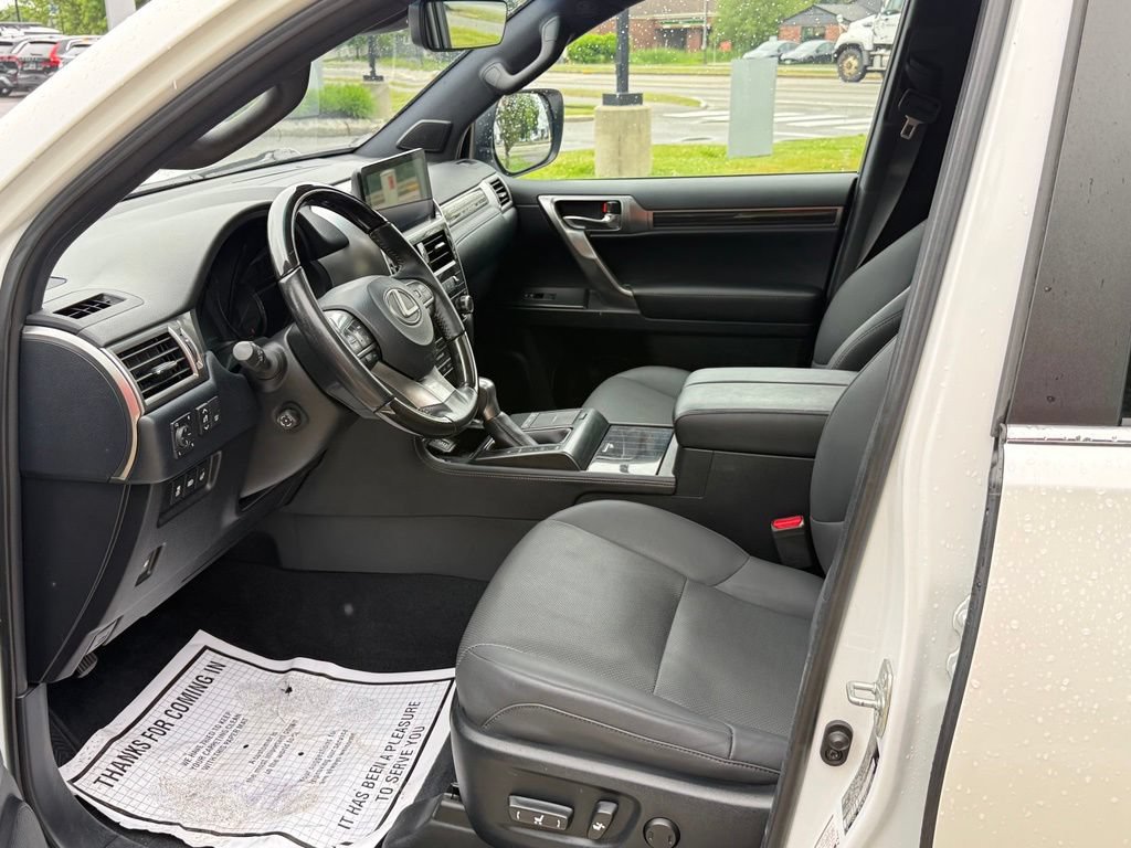 Used 2022 Lexus GX 460 Premium w/ Accessory Package AWD/4WD image 28