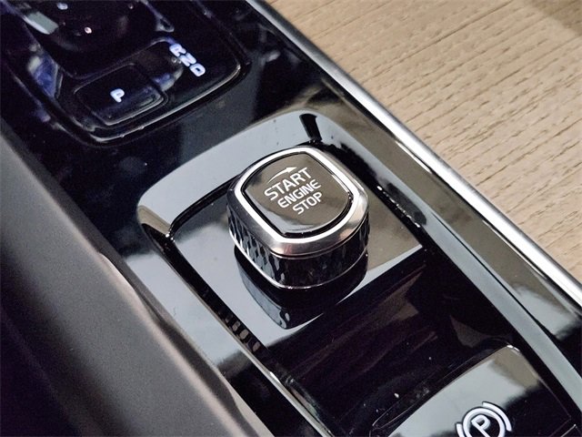 New 2026 Volvo XC60 B5 Plus w/ Protection Package Premier image 21