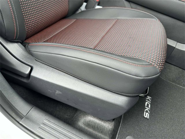 New 2025 Nissan Kicks SR image 9