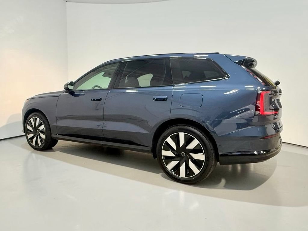 Used 2025 Volvo EX90 Ultra AWD/4WD image 19