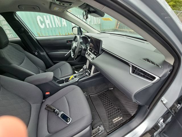 Used 2024 Toyota Corolla Cross LE AWD/4WD image 31