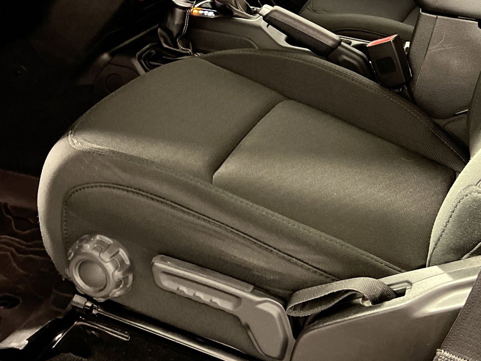 Used 2019 Jeep Wrangler Unlimited Sahara image 14