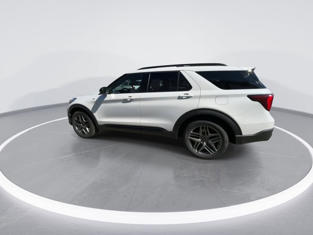 New 2026 Ford Explorer ST-Line w/ ST-Line Street Pack RWD image 5