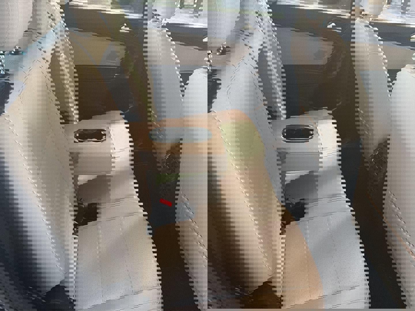 Used 2018 Volkswagen Tiguan SE image 15