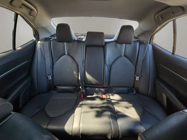 Used 2020 Toyota Camry SE w/ Moonroof Package AWD/4WD image 18