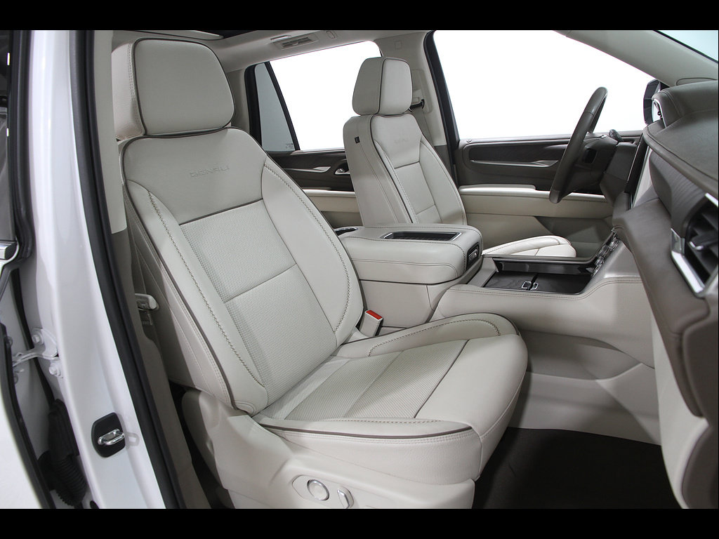 Used 2021 GMC Yukon Denali w/ Denali Premium Package AWD/4WD image 19