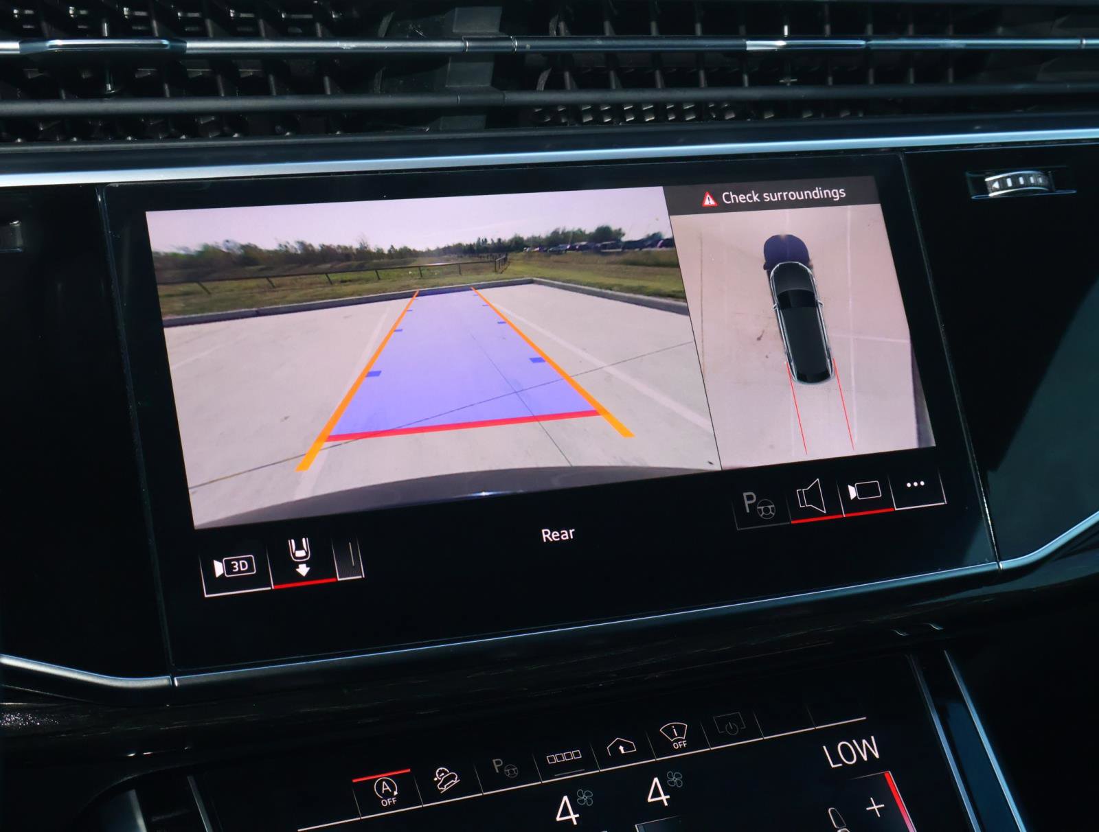 Used 2024 Audi Q8 Prestige w/ Prestige Package image 31