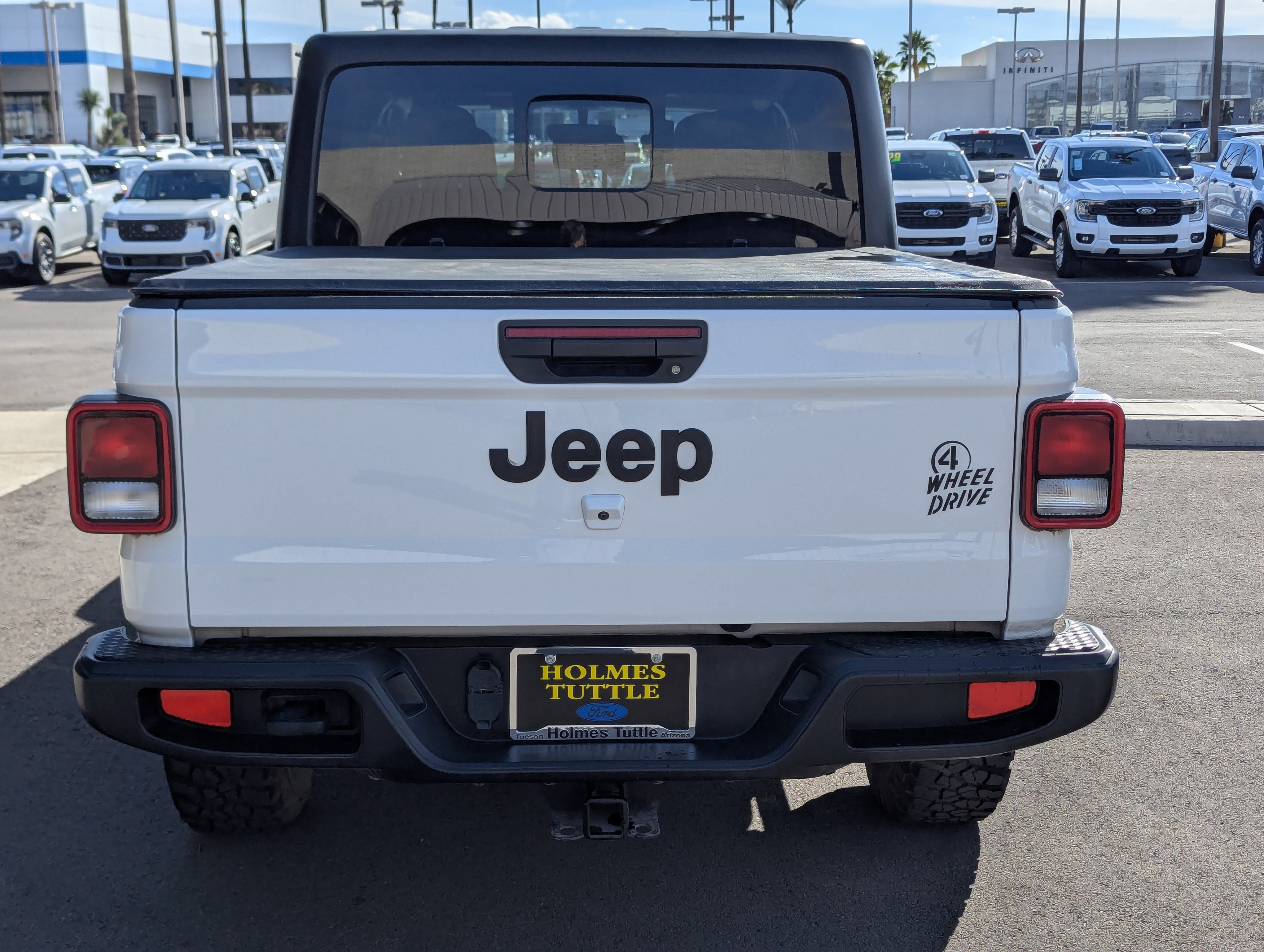 Used 2023 Jeep Gladiator Willys image 3