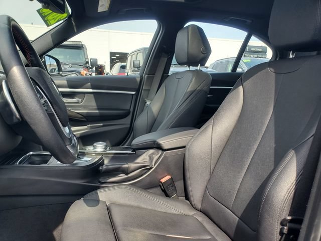 Used 2018 BMW 330i xDrive Sedan w/ Convenience Package AWD/4WD image 8