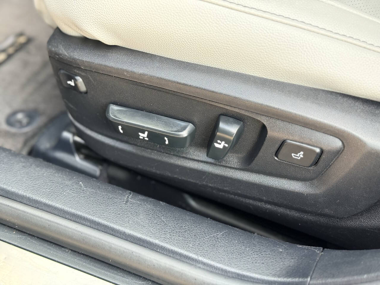 Used 2013 Lexus ES 350 FWD image 27