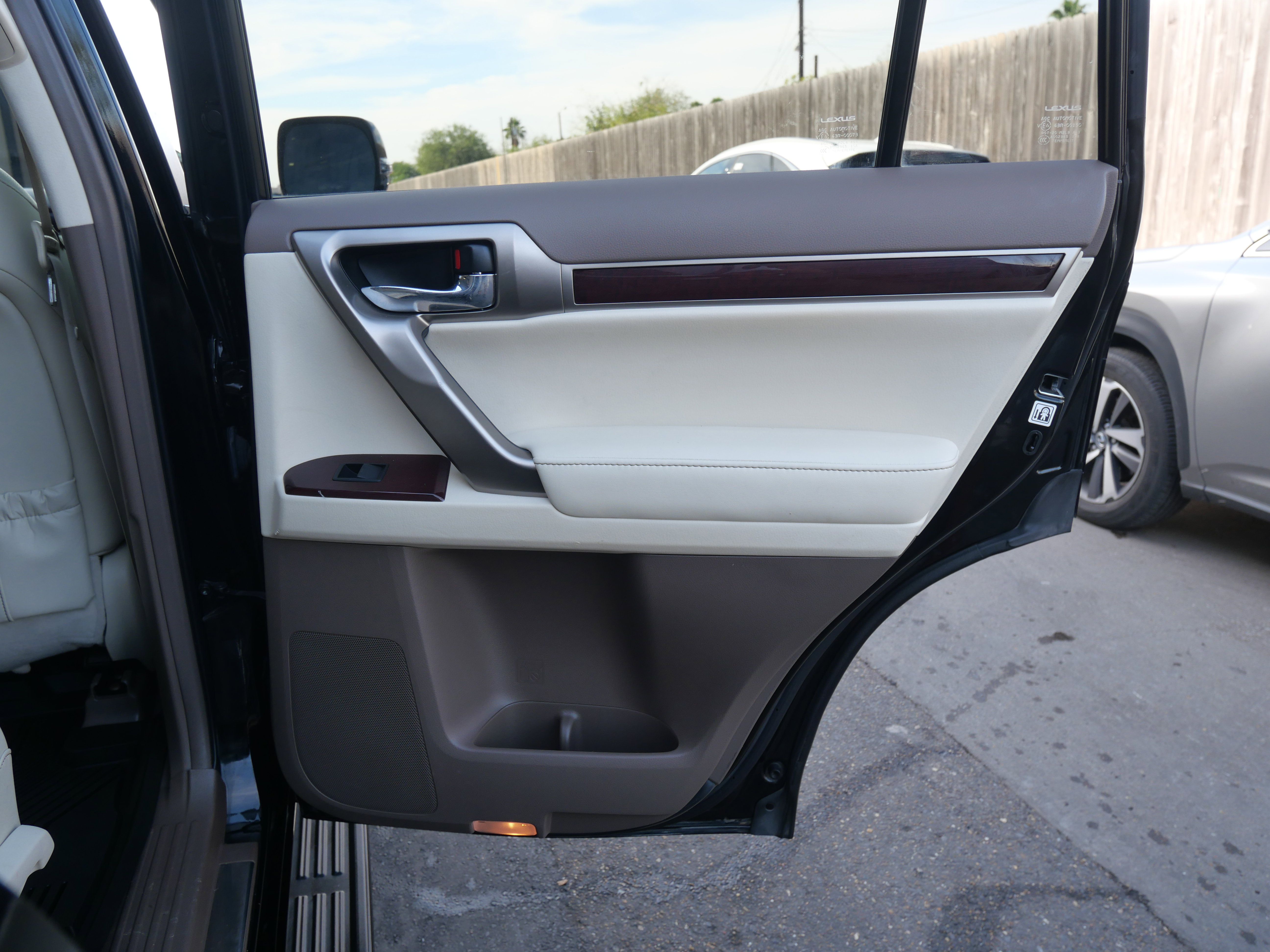 Used 2019 Lexus GX 460 image 11