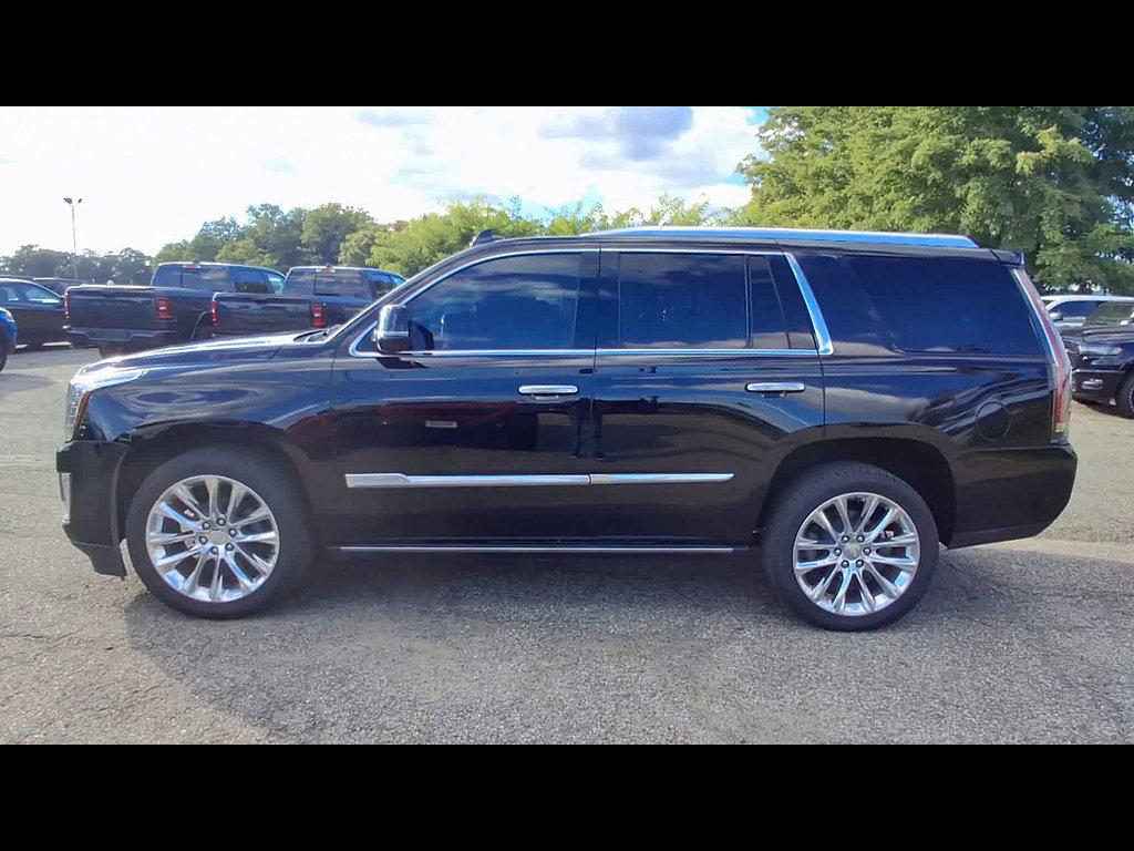 Used 2017 Cadillac Escalade Premium Luxury AWD/4WD image 5