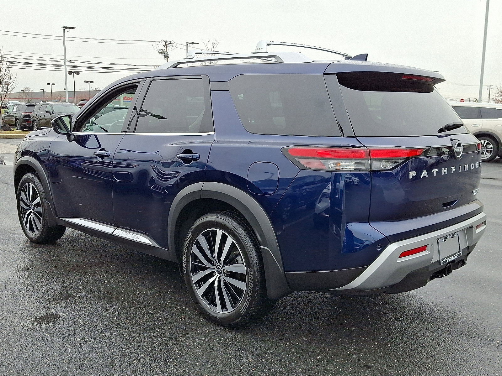 Used 2024 Nissan Pathfinder Platinum image 4